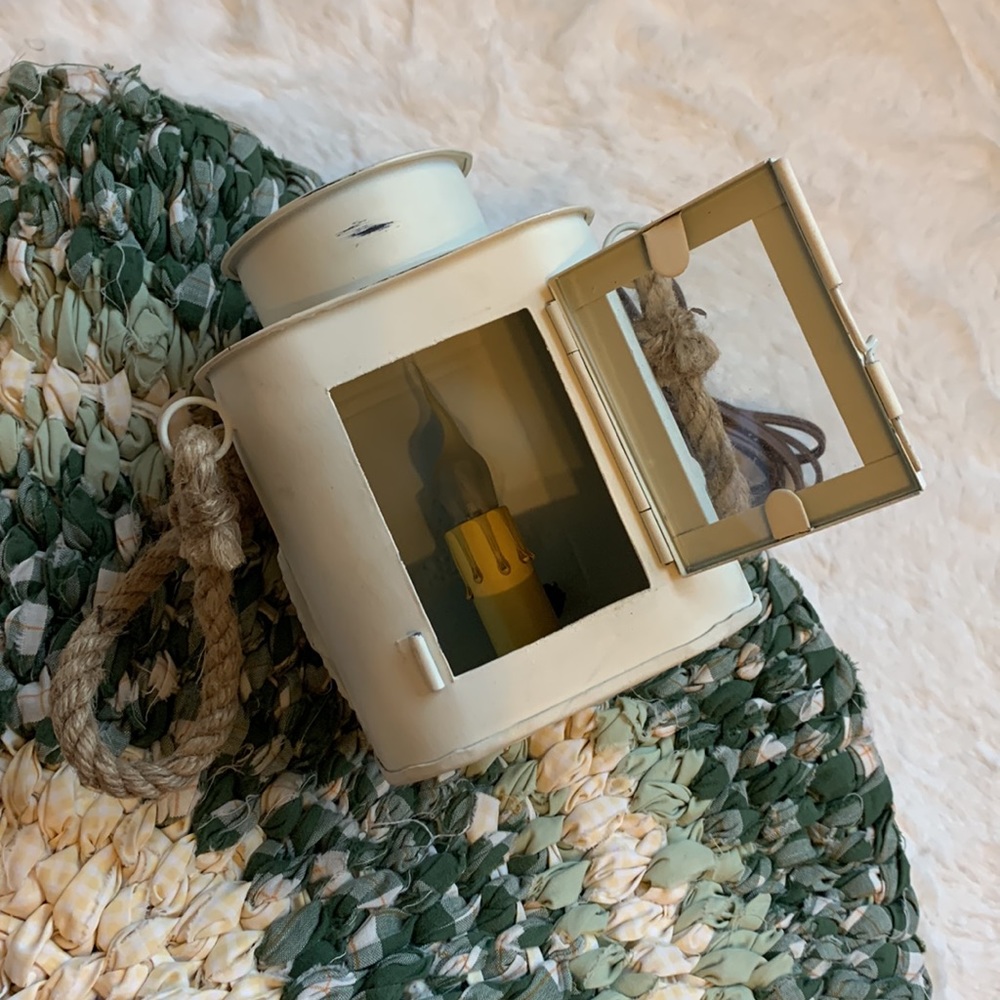 Lantern light. - Picture 3 of 8